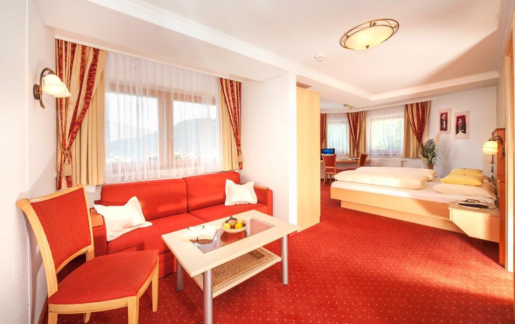 Hotel Gletscherblick Hippach Kültér fotó